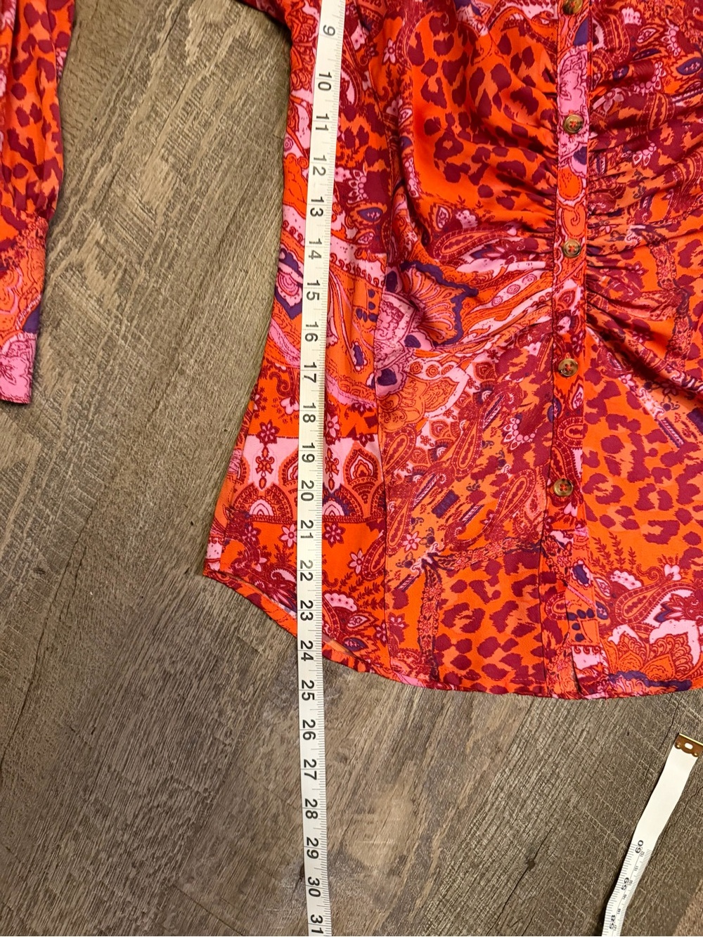 Free People XS Orange Paisley Leopard Ruched Button Down Blouse Boho - Picture 14 of 14